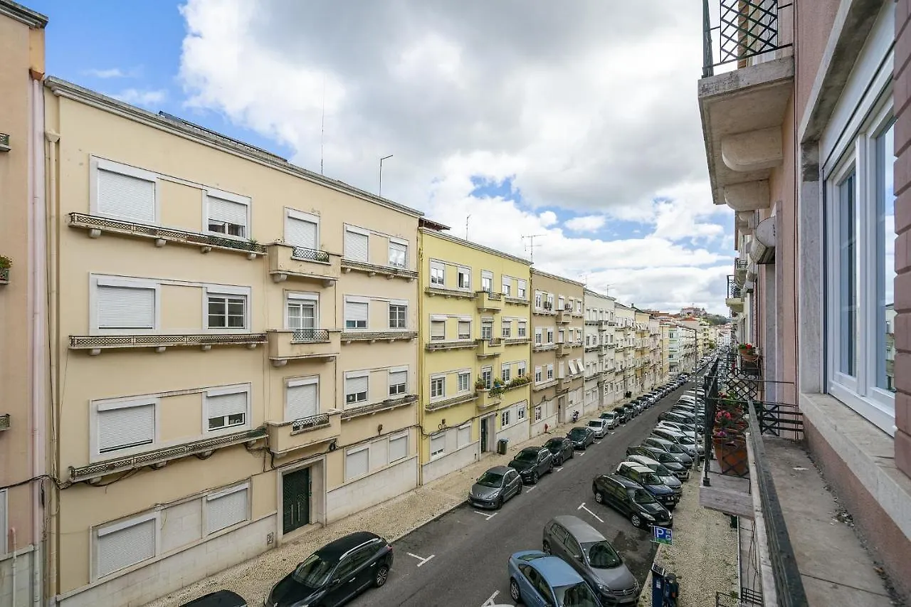 Whome Hideaway Family Apartment #2 Lisbon